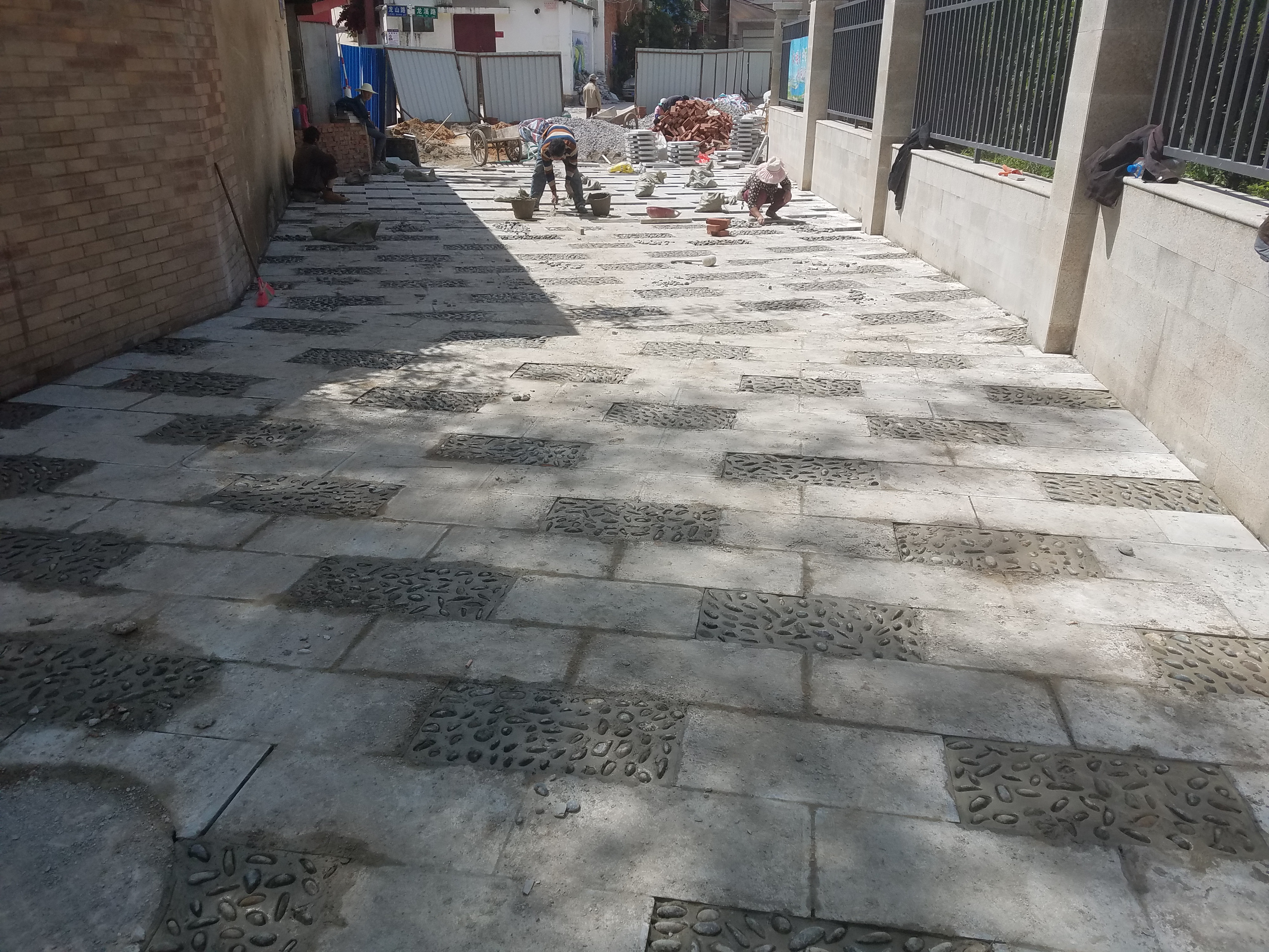溫泉創(chuàng)建文明城市龍溪路段改造項(xiàng)目