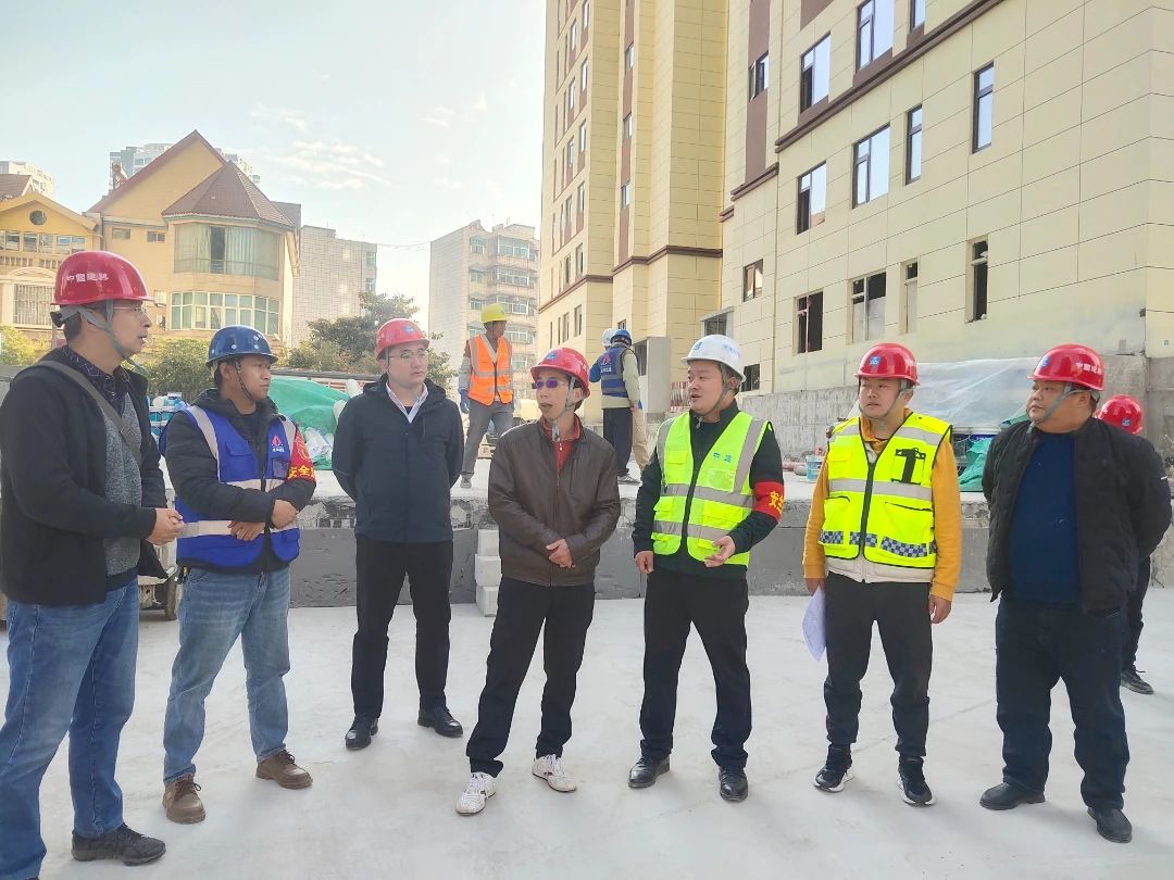 昆明市住建局到安寧市官廂街更新改造項(xiàng)目開展歲末年初安全生產(chǎn)綜合督導(dǎo)檢查